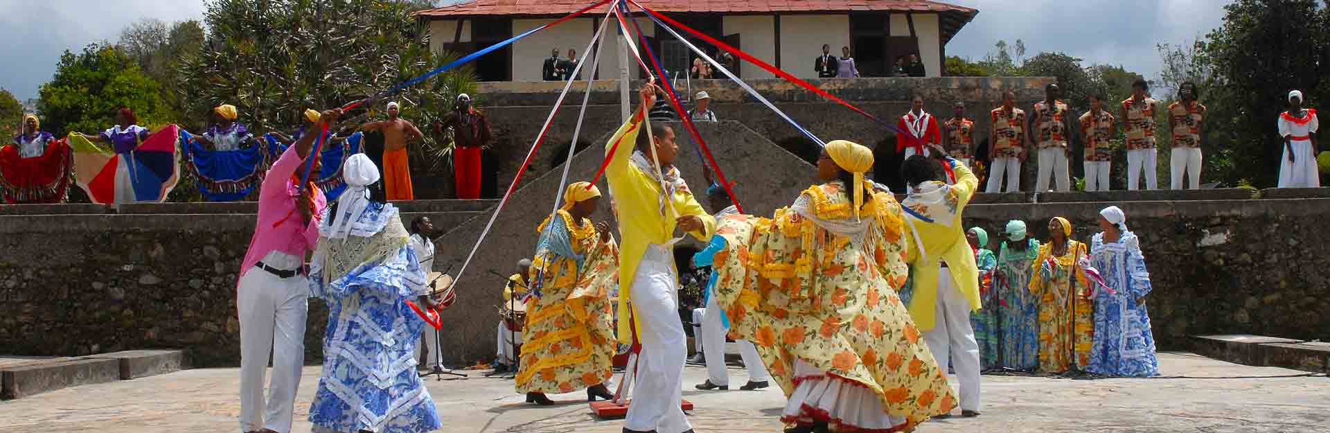 Baile-folclórico-de-la-región-oriental-cubana-CubaTravel